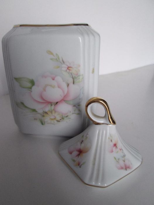 Pote com tampa porcelana