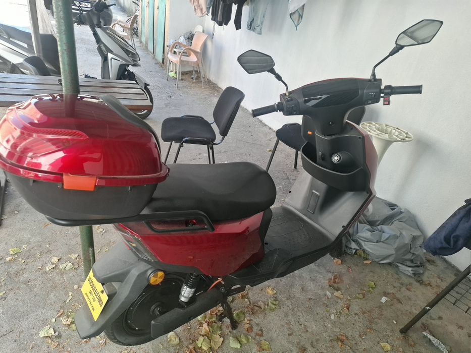 Vendo uma mota eléctrica