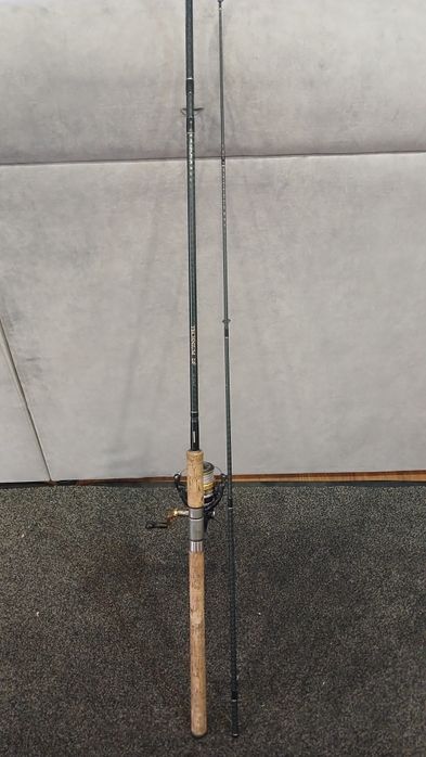 Продам 4000грн. За комплект спінінг шимано техніум 270, 20-50, та кату