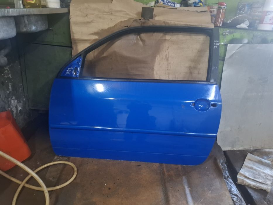 Porta esq^ VW Lupo  3 portas ano 2000