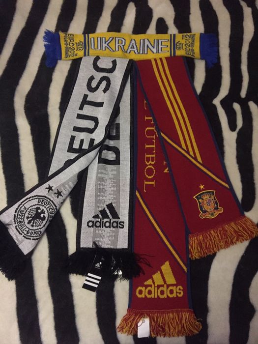 Сувенирные мячи,шарфы