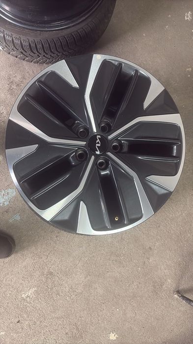 19 cali – 4 oryginalne felgi aluminiowe Kia EV6 bicolor TPMS