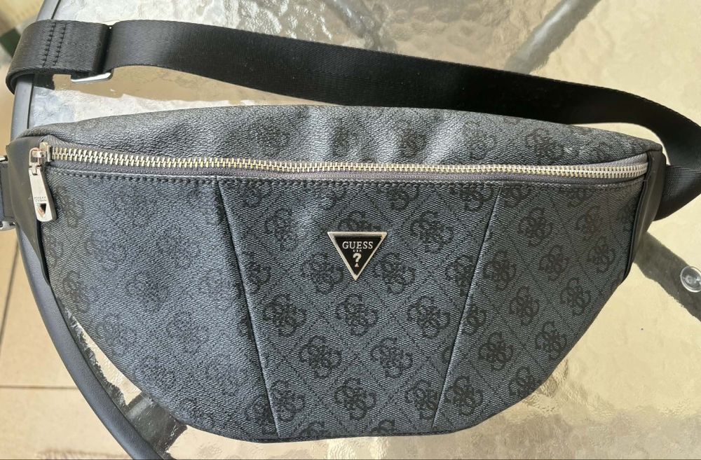 Oryginalna saszetka Guess