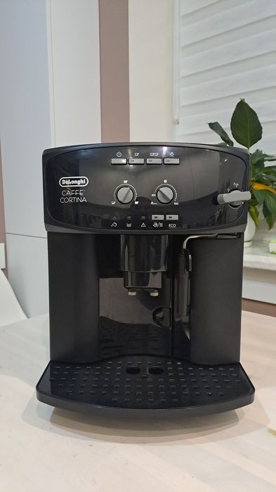 Кавомашина Delonghi Caffe Cortina.
