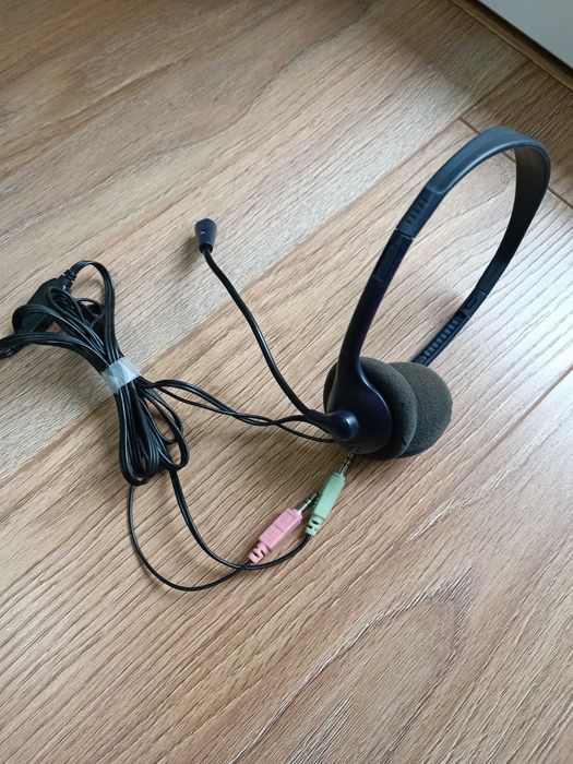 Câmara Web Marca Genius + Auscultadores c/ Microfone Marca NGS