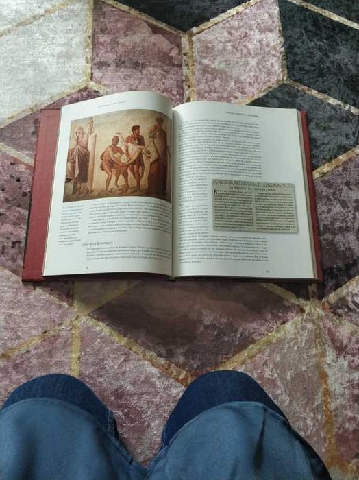 Livro sobre Roma