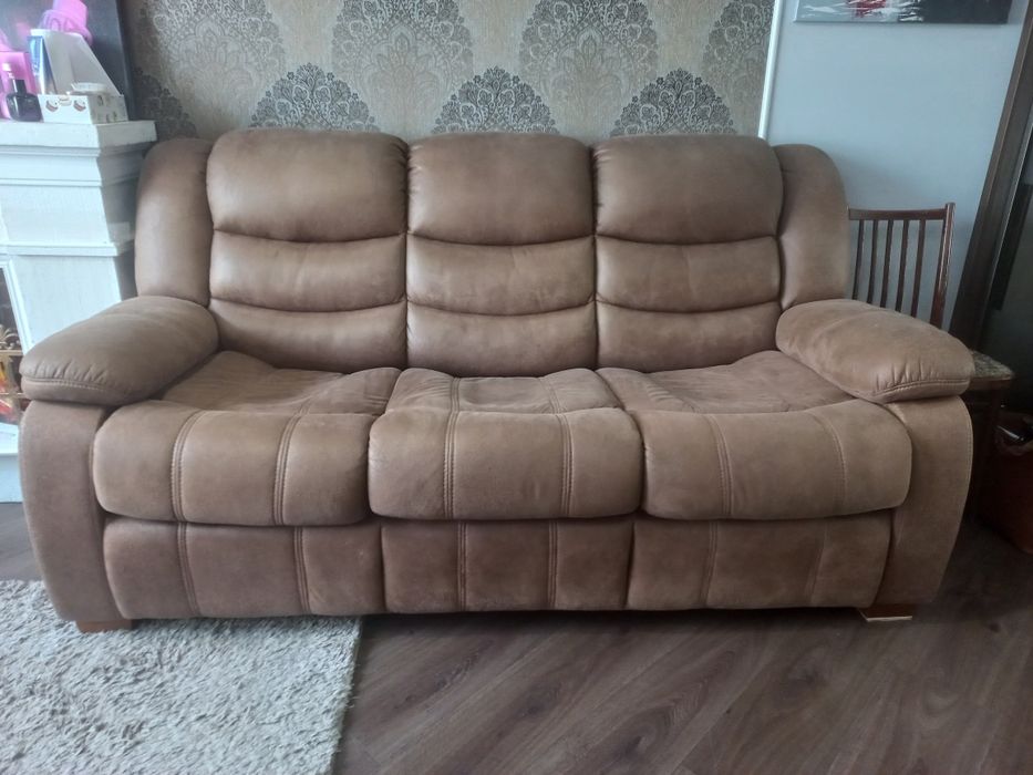 Сучасний диван вживаний