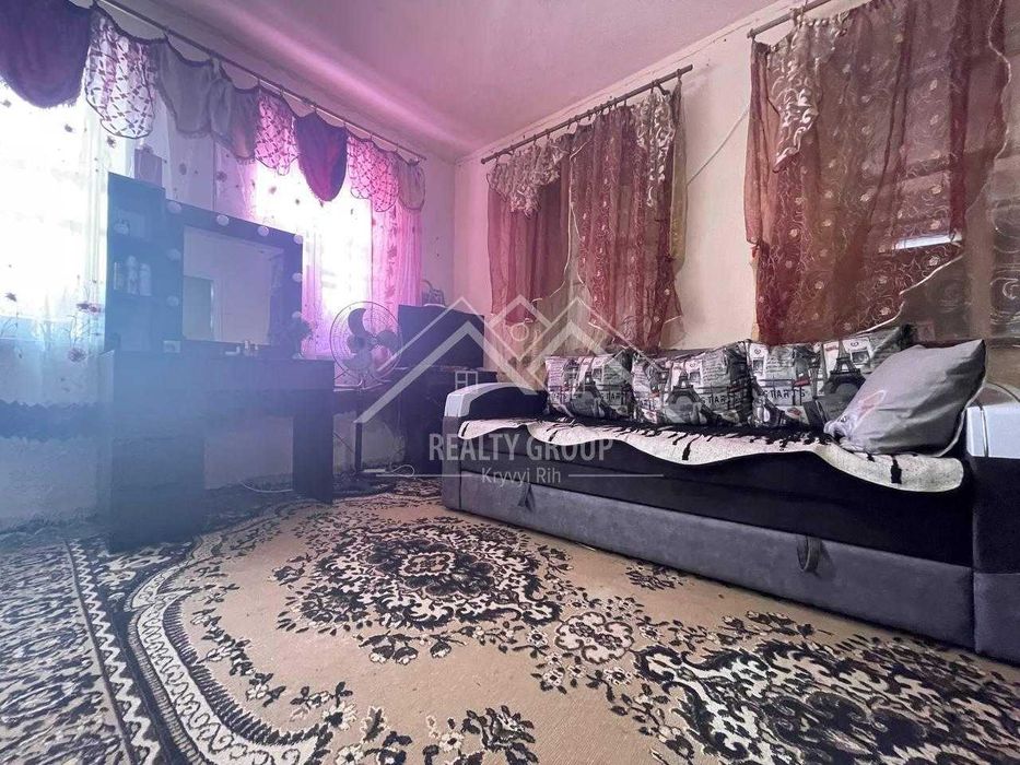 Продаж затишного будинку по Черняховського