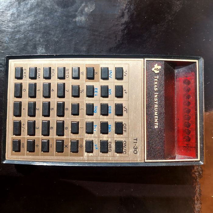 Calculadora antiga Texas Instrument TI-30 , fabricada nos USA.