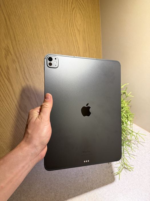 Apple iPad Pro 13” M4 / 256GB / Wi-Fi + Cellular / Space Black