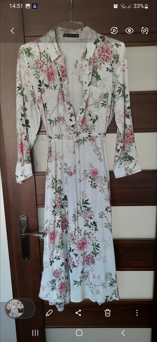 Sukienka w kwiaty Mohito 36