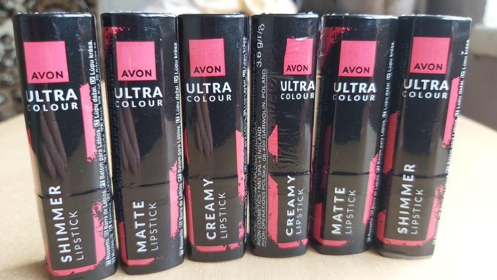Новинка! Помади "Ультра" від Avon