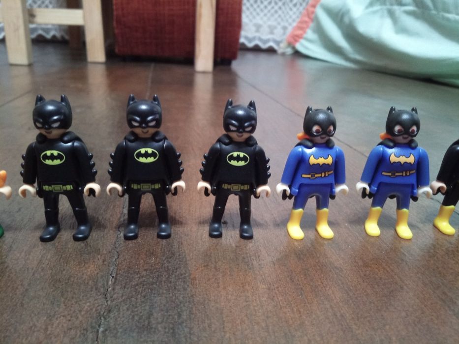 Іграшки kinder DC playmobil