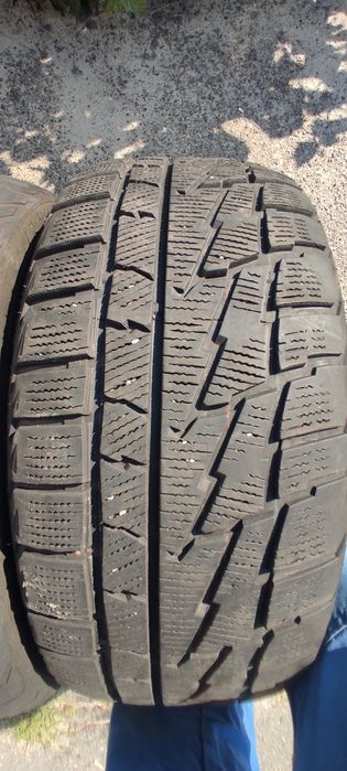 продам резину 225/45r17