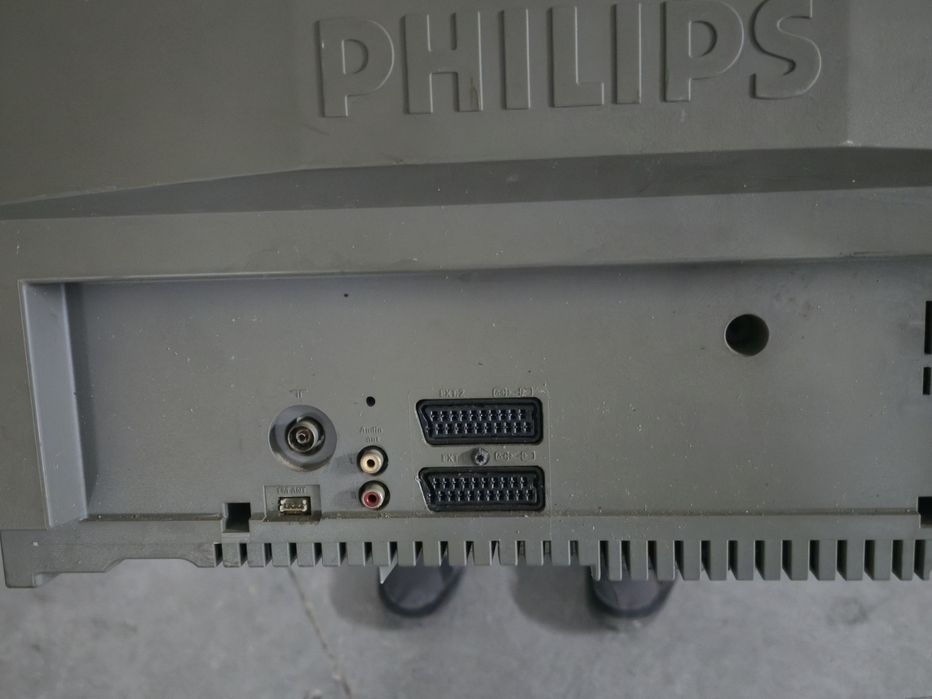 Tv grande philips 60cm