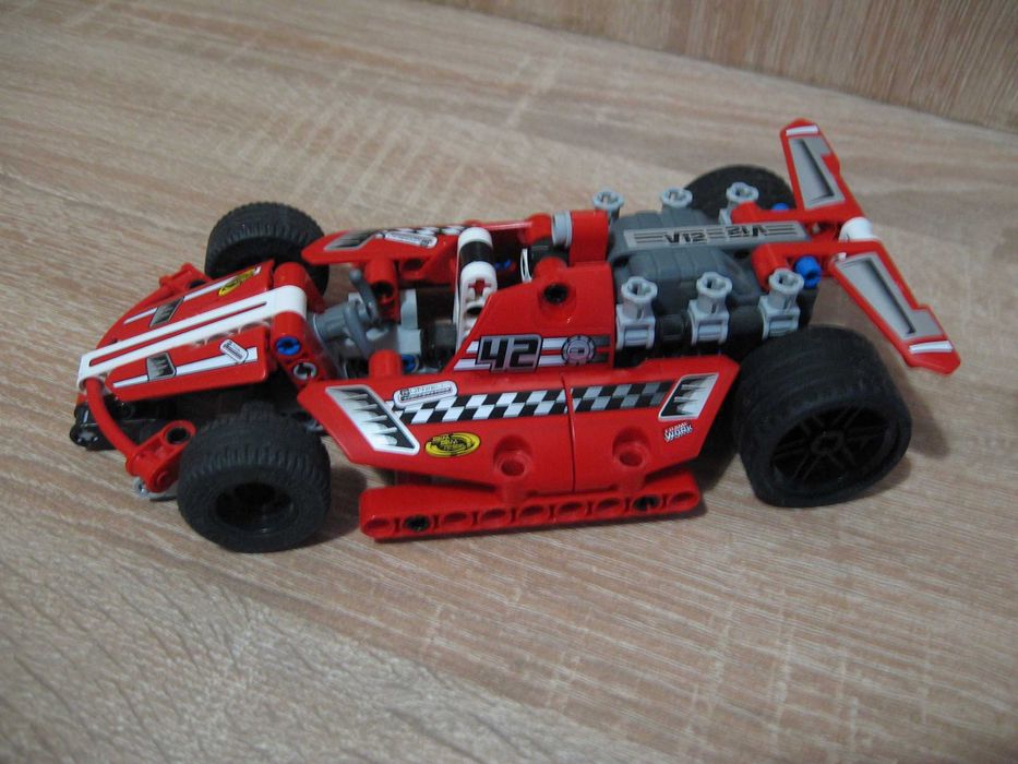 LEGO 42011 Technic Samochód wyścigowy