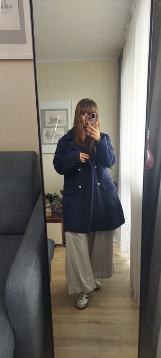 Wełniany klasyczny granatowy płaszcz Savida XL 42 44 ozdobne guziki