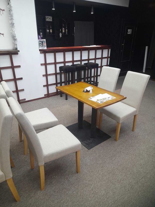 Столи, стільці, лавки для кав'ярні