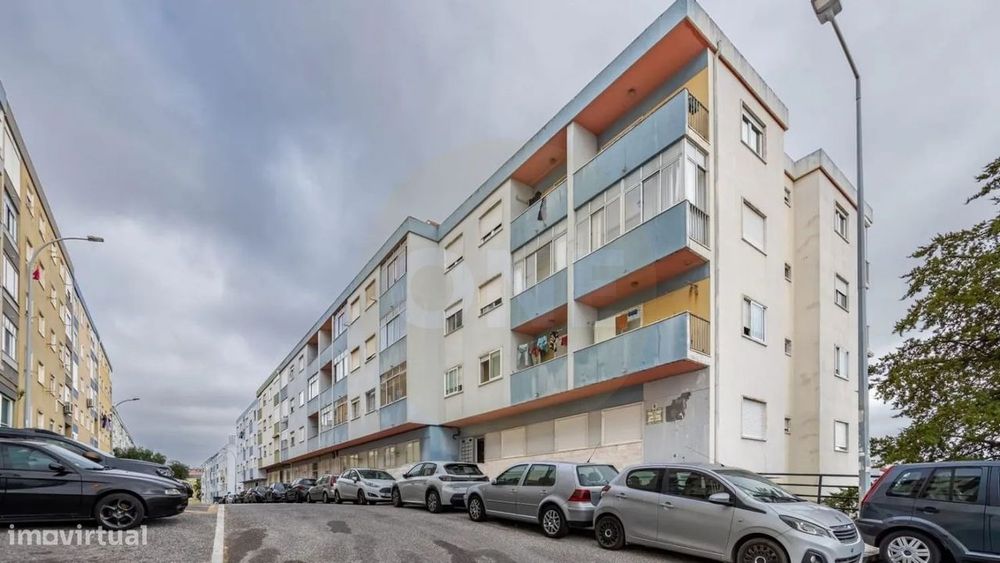 Apartamento T2 Renovado | Casal de São Brás, Amadora