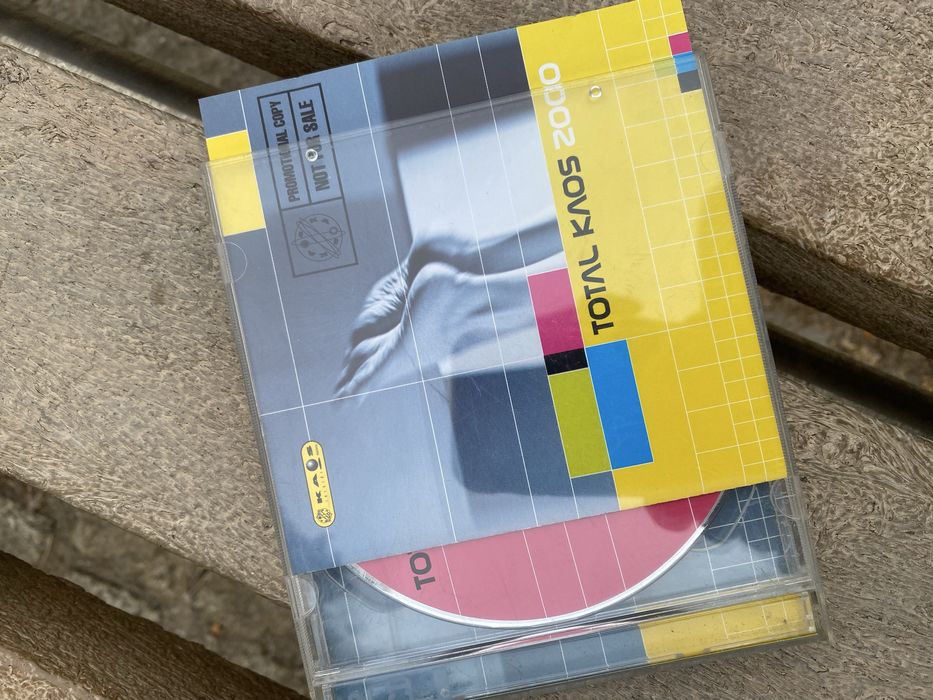 CD duplo Total Kaos 2000