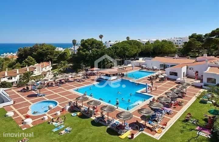 Apartamento TO convertido a T1 em condomínio fechado com 3 piscinas, c — Albufeira E Olhos De Água, Faro