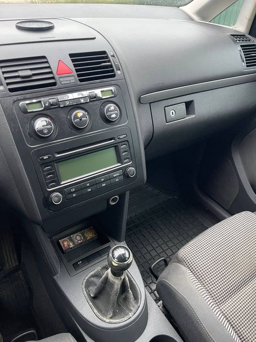 Фольцваген Тоуран