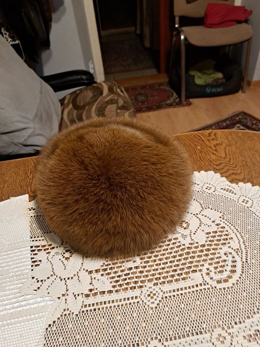 Czapka z lisa brązowa