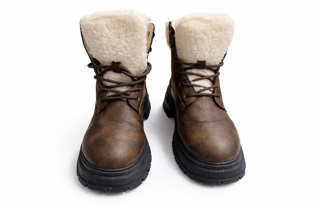 Buty zimowe trapery damskie r. 42  Ocieplane futerkiem  Jak NOWE