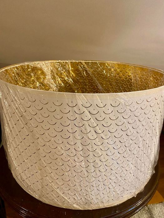 Abajur grande em branco e dourado 60 cm