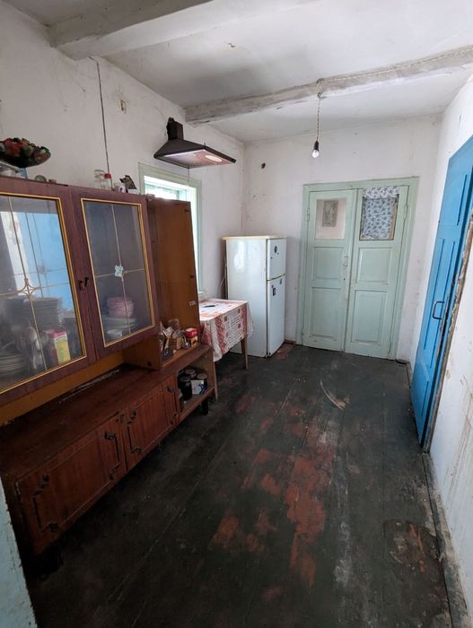 Продаж будинку не далеко від центру та річки смт. Володарка