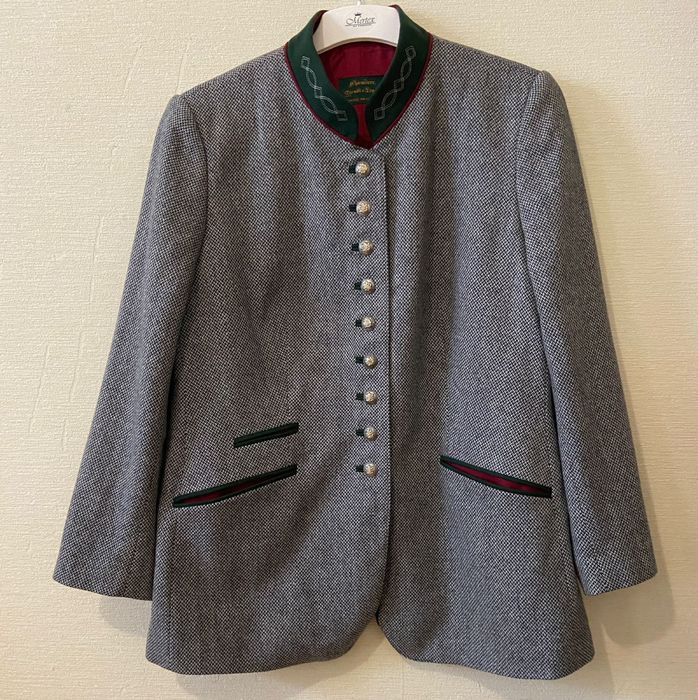 Жіночий вовняний піджак