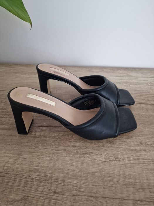Klapki na obcasie"Primark".