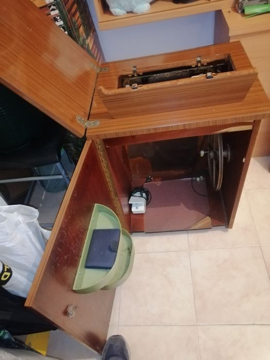 Máquina de Costura Singer