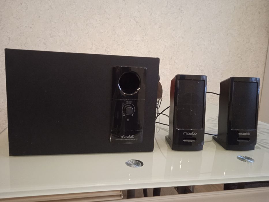 Акустична система Microlab M200. саббуфер.