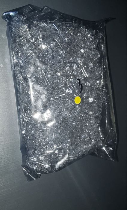 Світлодіод з круглою лінзою 5 мм для точкового освітлення.