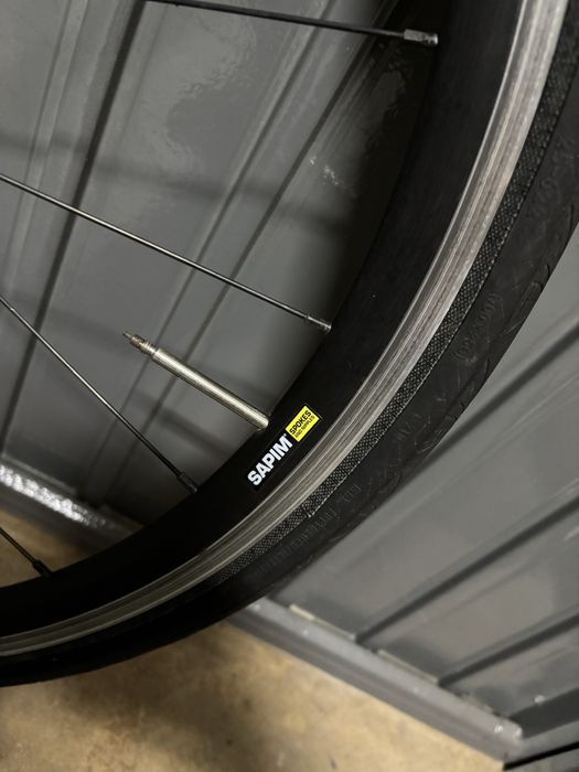 Roda dianteira bicicleta Estrada