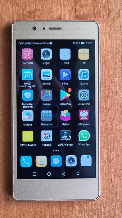 Telefon komórkowy Huawei P9 lite.