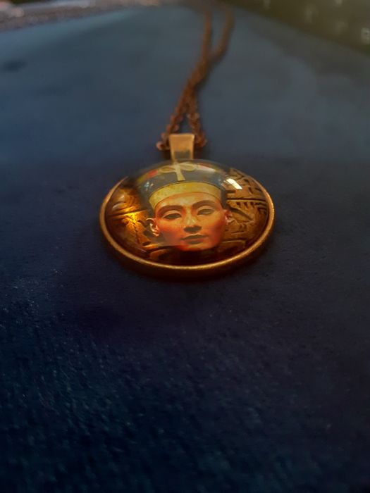 Corrente Pingente Medalha Rainha Nefertiti do Egipto - Piramide Faraó