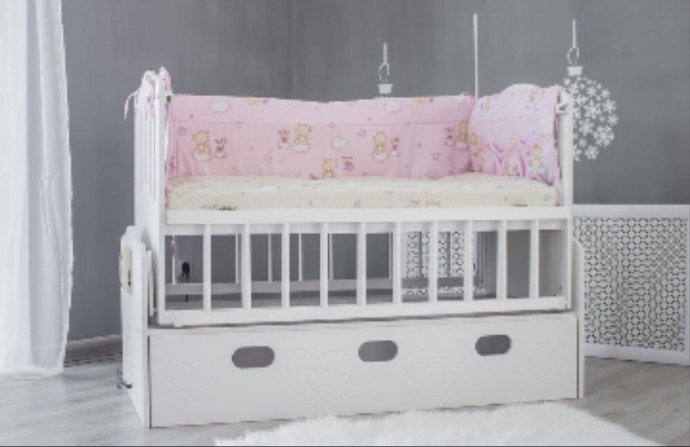 Розумне дитяче ліжко з маятником .