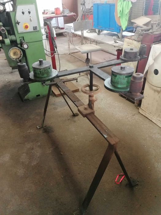 Maquinas de uma serração e de uma fábrica têxtil