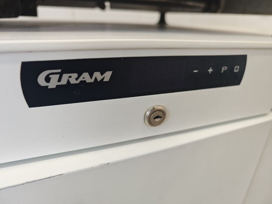 Барний холодильник професійний Gram