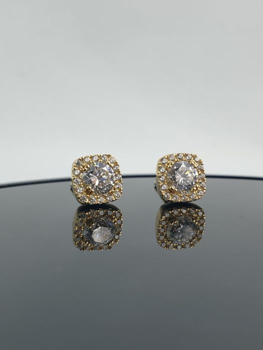 Eleganckie złote kolczyki sztyft z dużą centralną cyrkonią 585