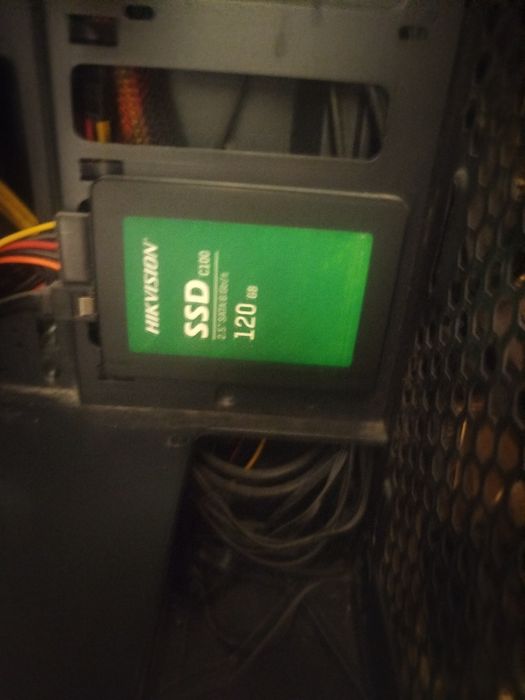 Sprzedam komputer używany w dobrym stanie!