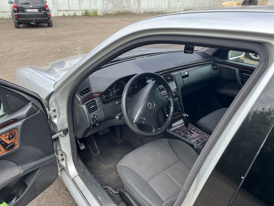 Mercedes-benz e210(живий) 3.2 cdi elegance 2001рік рестайлінг. 200кс