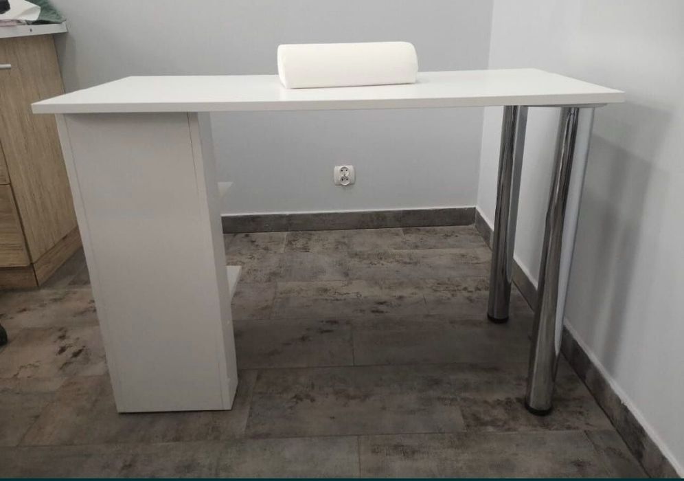 Stolik do manicure biurko kosmetyczne