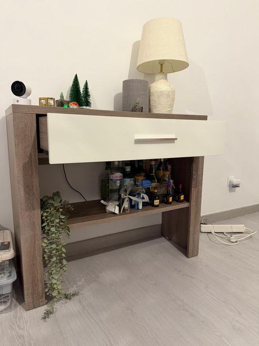 Aparador em estado novo, um mês de uso