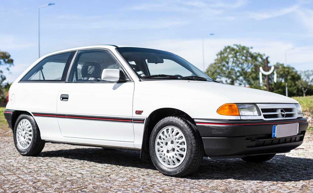 Opel Astra GT 1.6i 3P. (Certificado Museu do Caramulo)
