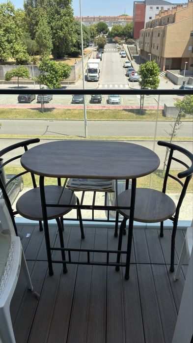 Mesa de Varanda com 2 Cadeiras
