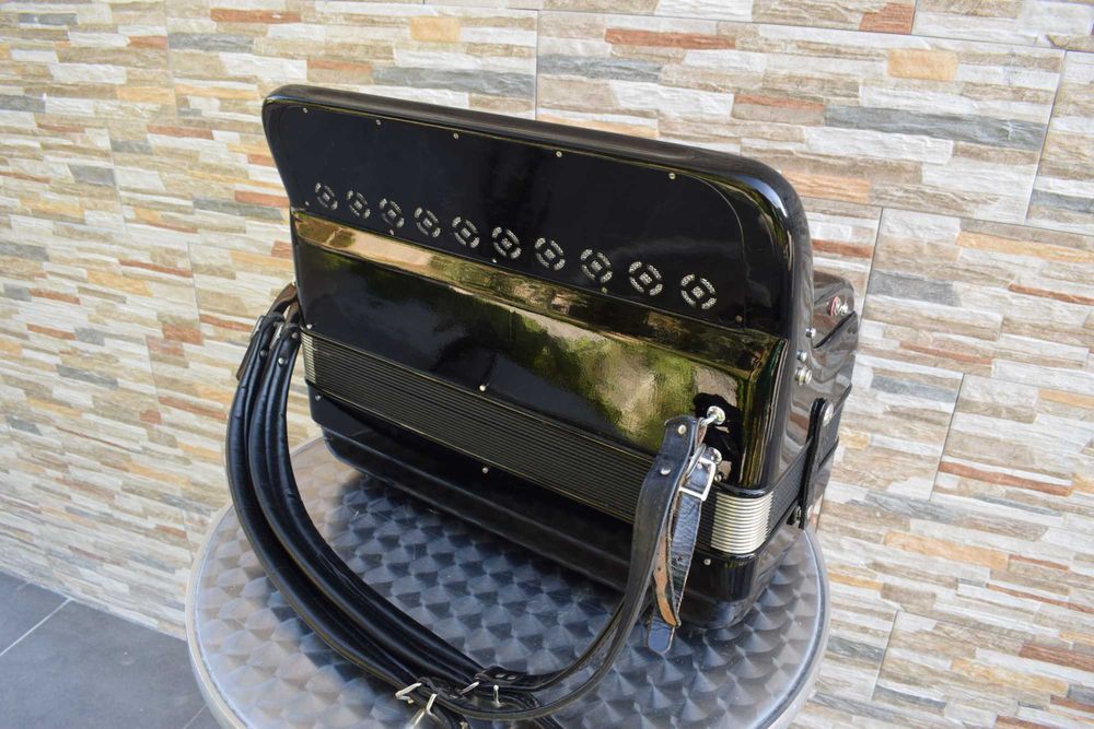 Acordeao Paolo Soprani Paolo X  5 Voz 120 Baixos,N 281