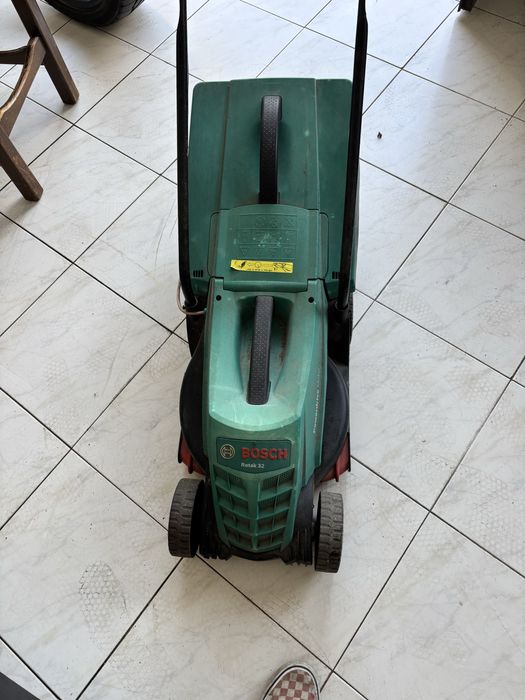 Maquina de cortar relva (electrica) outra de cartar os cantos